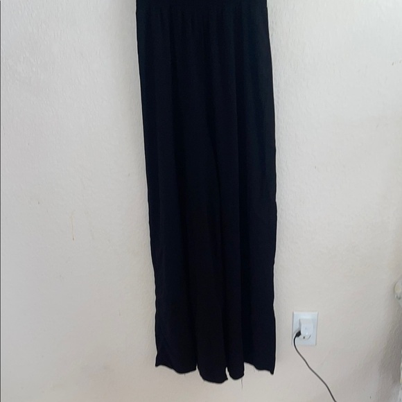 Black V-Neck Flutter Sleeve Cocktail Gown - Picture 8 of 10
